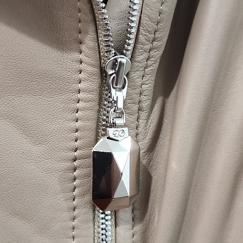 Escada Lamb Leather Vest (SZ 38) - Picture 5 of 16